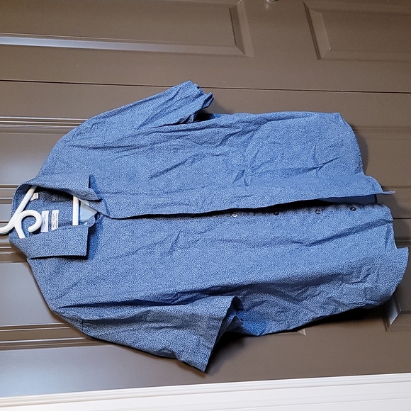 Calvin Klein short sleeve dress shirt - Picture 3 of 5